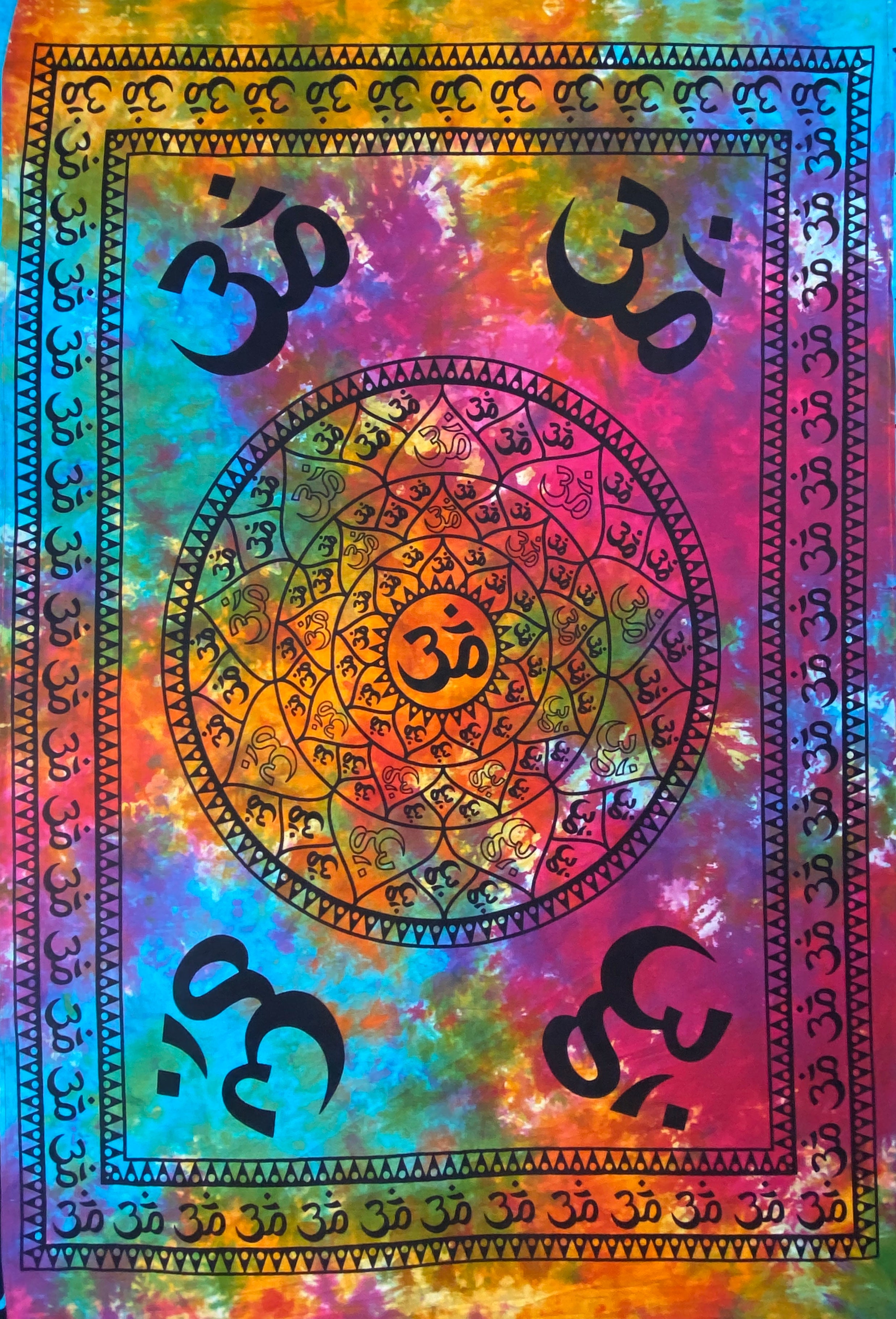 OM TAPESTRY ALTAR CLOTH WALL HANGING SPIRITUAL GIFT WorldTrendz